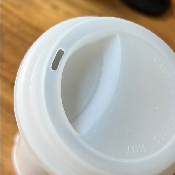 Juliska Travel Mug w/ Silicone Lid - Picture 6 of 6